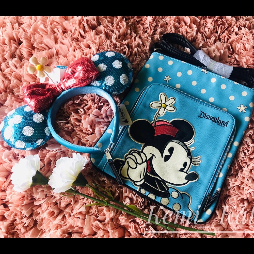 ❤️💙NWT Retro Minnie Mouse purse & ears 💙❤️